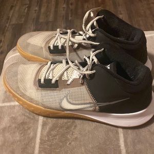 Kyrie basketball shoes